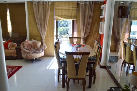 Apartamento à venda com 158m², 3 quartos e 1 vaga Apartamento à venda com 158m², 3 quartos e 1 vagaSala