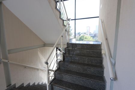 Apartamento à venda com 45m², 2 quartos e sem vagaEscada de acesso