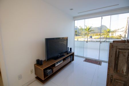 Casa de condomínio à venda com 350m², 3 quartos e 2 vagas Casa de condomínio à venda com 350m², 3 quartos e 2 vagasSala