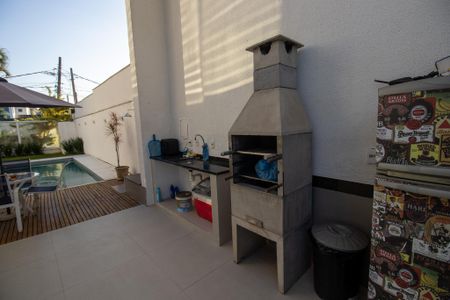 Casa de condomínio à venda com 350m², 3 quartos e 2 vagas Casa de condomínio à venda com 350m², 3 quartos e 2 vagasChurrasqueira