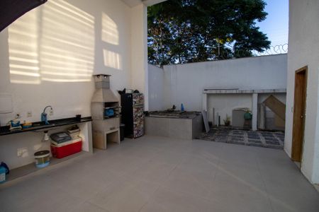Casa de condomínio à venda com 350m², 3 quartos e 2 vagas Casa de condomínio à venda com 350m², 3 quartos e 2 vagasChurrasqueira