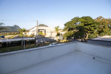 Casa de condomínio à venda com 350m², 3 quartos e 2 vagas Casa de condomínio à venda com 350m², 3 quartos e 2 vagasVaranda Suíte 2