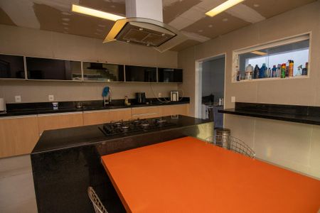 Casa de condomínio à venda com 350m², 3 quartos e 2 vagas Casa de condomínio à venda com 350m², 3 quartos e 2 vagasCozinha