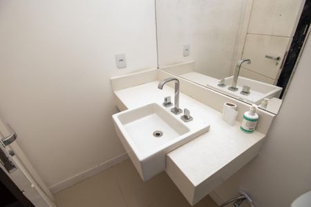 Casa de condomínio à venda com 350m², 3 quartos e 2 vagas Casa de condomínio à venda com 350m², 3 quartos e 2 vagasBanheiro da Suíte 1