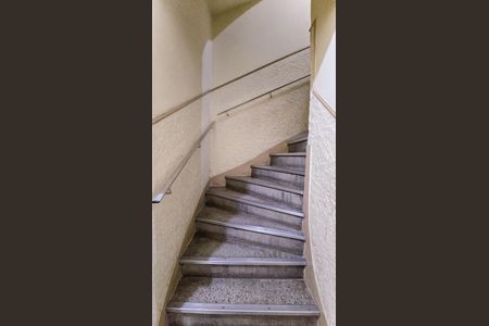 Apartamento à venda com 52m², 2 quartos e sem vagaEscada