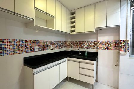 Apartamento à venda com 65m², 2 quartos e 1 vaga Apartamento à venda com 65m², 2 quartos e 1 vagaCozinha