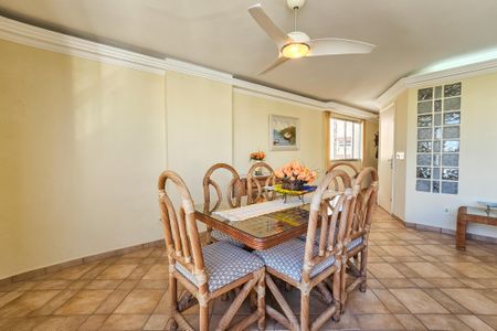 Apartamento para alugar com 138m², 3 quartos e 1 vaga Apartamento para alugar com 138m², 3 quartos e 1 vagaSala