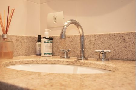 Apartamento à venda com 65m², 1 quarto e 2 vagasBanheiro da Suíte