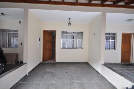 Casa de condomínio à venda com 71m², 2 quartos e 1 vagaGaragem