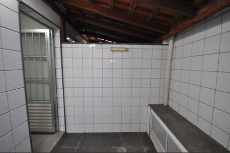 Casa de condomínio à venda com 71m², 2 quartos e 1 vagaÁrea de Serviço