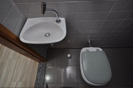 Casa de condomínio à venda com 71m², 2 quartos e 1 vagaBanheiro de Serviço 