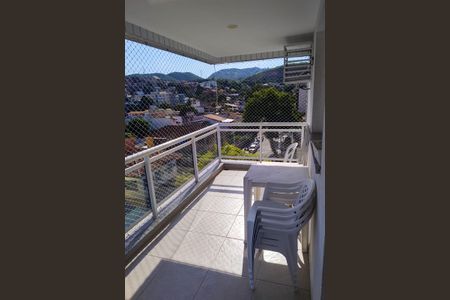 Apartamento à venda com 85m², 2 quartos e 2 vagas Apartamento à venda com 85m², 2 quartos e 2 vagasVaranda