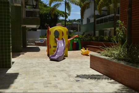 Apartamento à venda com 85m², 2 quartos e 2 vagasÁrea comum - Playground