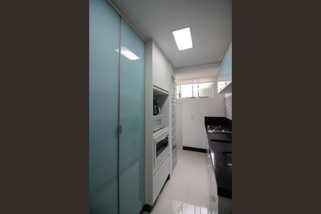 Apartamento à venda com 67m², 2 quartos e 1 vagaCozinha