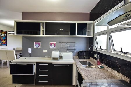 Apartamento para alugar com 72m², 2 quartos e 2 vagasCozinha