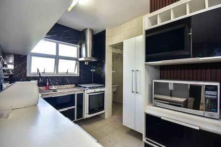 Apartamento para alugar com 72m², 2 quartos e 2 vagasCozinha