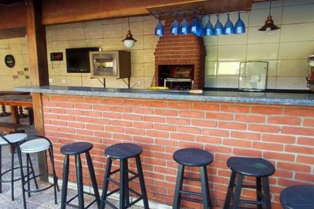 Casa à venda com 330m², 4 quartos e 4 vagas