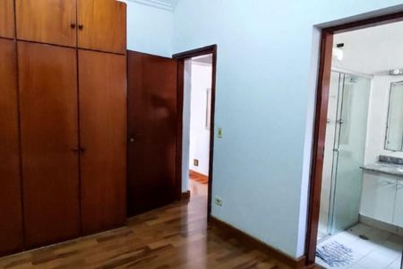 Casa à venda com 330m², 4 quartos e 4 vagas