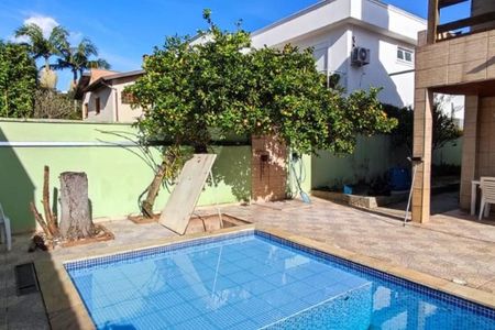 Casa à venda com 330m², 4 quartos e 4 vagas