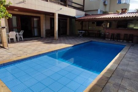 Casa à venda com 330m², 4 quartos e 4 vagas