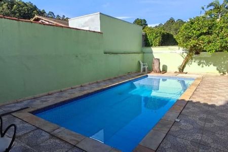 Casa à venda com 330m², 4 quartos e 4 vagas