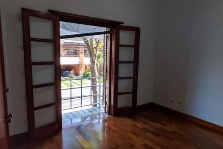 Casa à venda com 330m², 4 quartos e 4 vagas