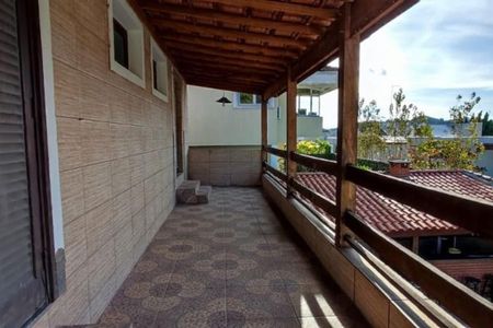 Casa à venda com 330m², 4 quartos e 4 vagas
