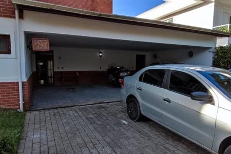 Casa à venda com 330m², 4 quartos e 4 vagas