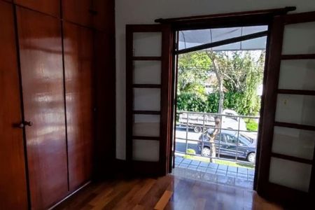 Casa à venda com 330m², 4 quartos e 4 vagas