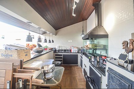 Apartamento à venda com 412m², 4 quartos e 4 vagas Apartamento à venda com 412m², 4 quartos e 4 vagasÁrea comum - Churrasqueira