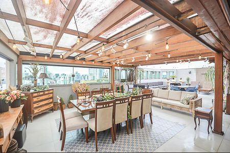 Apartamento à venda com 412m², 4 quartos e 4 vagas Apartamento à venda com 412m², 4 quartos e 4 vagasÁrea gourmet