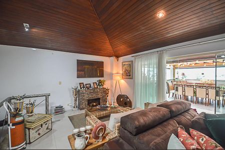 Apartamento à venda com 412m², 4 quartos e 4 vagas Apartamento à venda com 412m², 4 quartos e 4 vagasÁrea gourmet