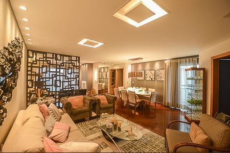 Apartamento à venda com 412m², 4 quartos e 4 vagas Apartamento à venda com 412m², 4 quartos e 4 vagasSala