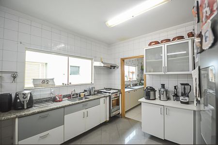 Apartamento à venda com 412m², 4 quartos e 4 vagas Apartamento à venda com 412m², 4 quartos e 4 vagasCozinha