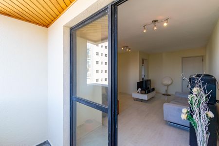 Apartamento à venda com 56m², 2 quartos e 1 vaga Apartamento à venda com 56m², 2 quartos e 1 vagaVaranda