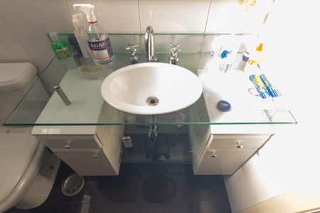 Apartamento à venda com 64m², 2 quartos e 1 vaga Apartamento à venda com 64m², 2 quartos e 1 vagaBanheiro