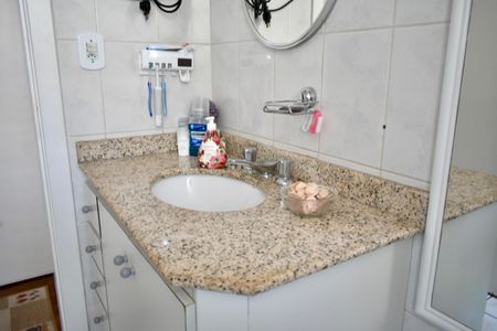 Apartamento à venda com 62m², 2 quartos e sem vaga Apartamento à venda com 62m², 2 quartos e sem vagaBanheiro
