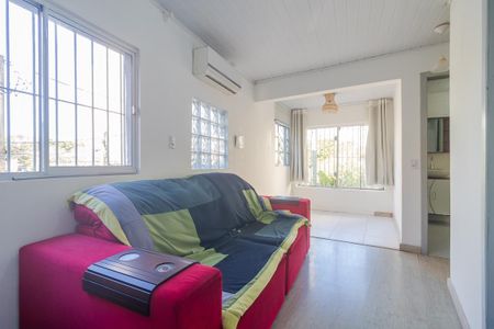 Casa à venda com 90m², 2 quartos e sem vaga Casa à venda com 90m², 2 quartos e sem vagaSala