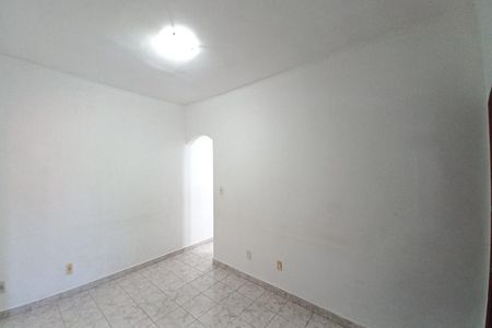 Casa à venda com 140m², 3 quartos e 7 vagas Casa à venda com 140m², 3 quartos e 7 vagasSala