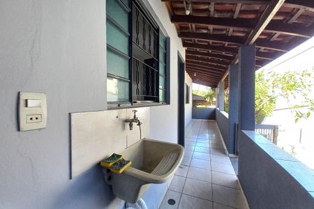 Casa à venda com 140m², 3 quartos e 7 vagas Casa à venda com 140m², 3 quartos e 7 vagasÁrea de Serviço