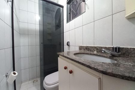Casa à venda com 140m², 3 quartos e 7 vagas Casa à venda com 140m², 3 quartos e 7 vagasBanheiro da Suíte