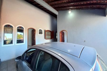 Casa à venda com 140m², 3 quartos e 7 vagas Casa à venda com 140m², 3 quartos e 7 vagasGaragem 1