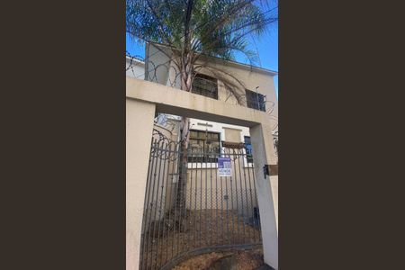 Casa à venda com 155m², 4 quartos e 1 vaga Casa à venda com 155m², 4 quartos e 1 vagaPlaca instalada