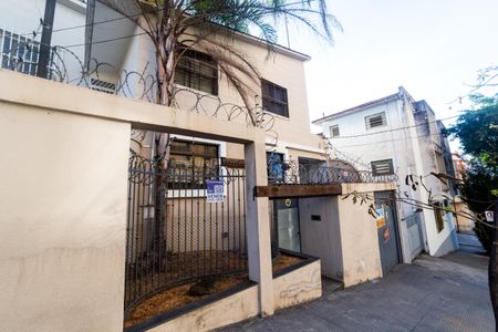 Casa à venda com 155m², 4 quartos e 1 vaga Casa à venda com 155m², 4 quartos e 1 vagaFachada