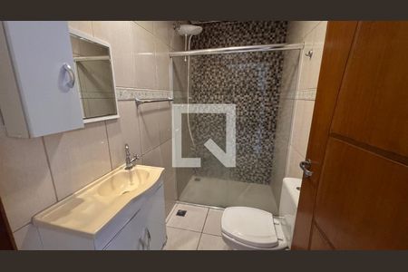 Casa à venda com 229m², 4 quartos e 2 vagas Casa à venda com 229m², 4 quartos e 2 vagasBanheiro