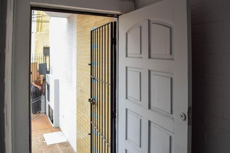 Casa à venda com 90m², 2 quartos e 1 vaga Casa à venda com 90m², 2 quartos e 1 vagaEntrada