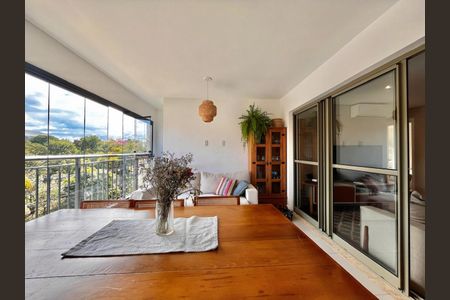 Apartamento à venda com 120m², 3 quartos e 2 vagas Apartamento à venda com 120m², 3 quartos e 2 vagasVaranda