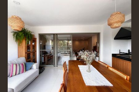 Apartamento à venda com 120m², 3 quartos e 2 vagas Apartamento à venda com 120m², 3 quartos e 2 vagasVaranda