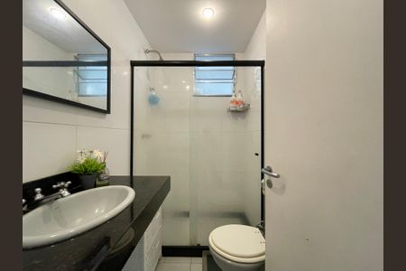 Apartamento à venda com 67m², 2 quartos e 1 vaga Apartamento à venda com 67m², 2 quartos e 1 vagaBanheiro