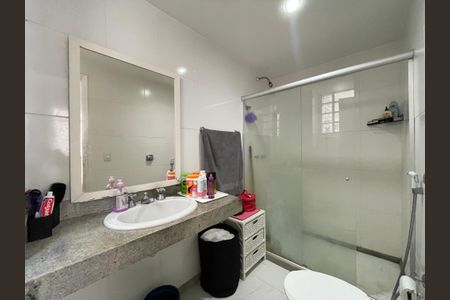 Apartamento à venda com 67m², 2 quartos e 1 vaga Apartamento à venda com 67m², 2 quartos e 1 vagaBanheiro Suíte